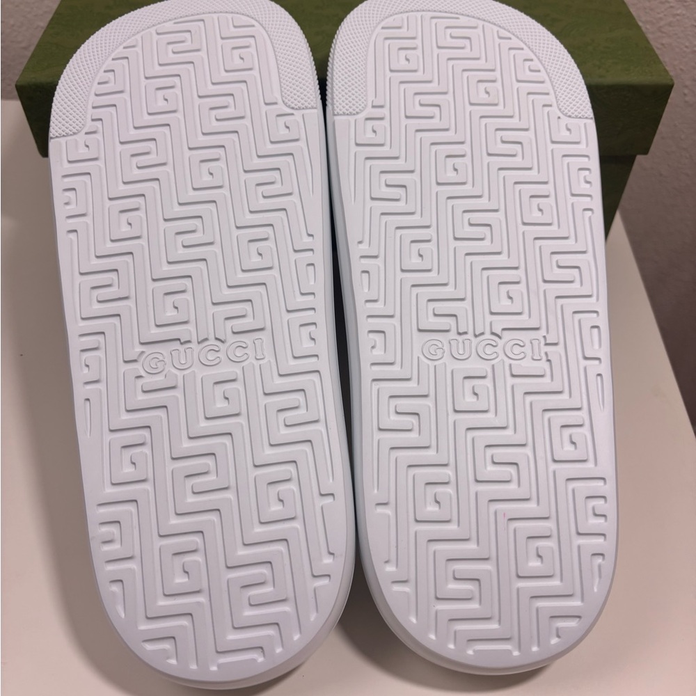 Gucci Men Size Web Slide - Picture 8 of 9